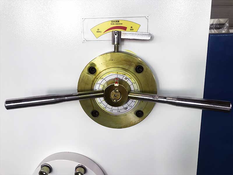 Blade Gap Adjustment
